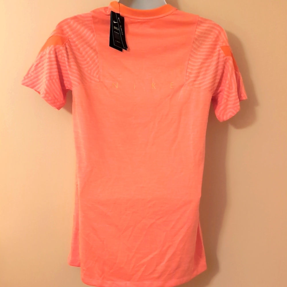 NWT Nike Dri Fit Men's Shirt - Picture 4 of 14